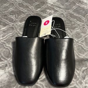 NWT a new day black slides size 5